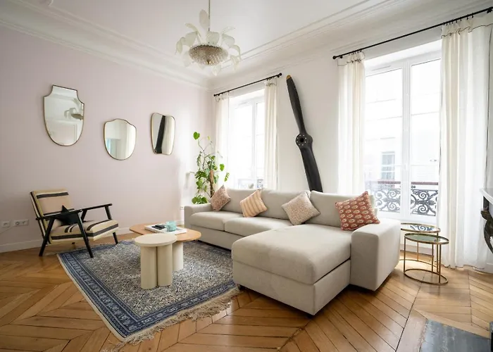 Guestready - A Classic Touch Of Parisian Glamour