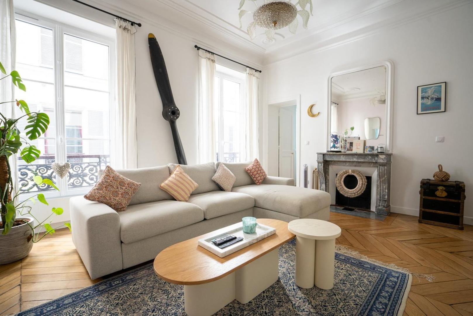 Guestready - A Classic Touch Of Parisian Glamour * Paris